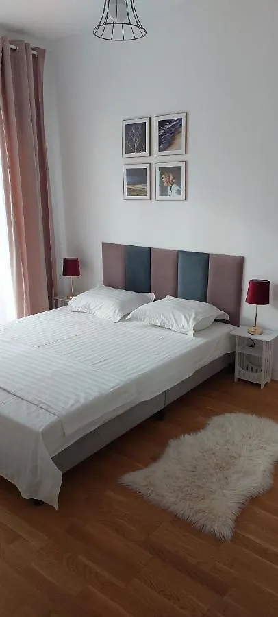Luxury New Apartament Private Parking Бухарест